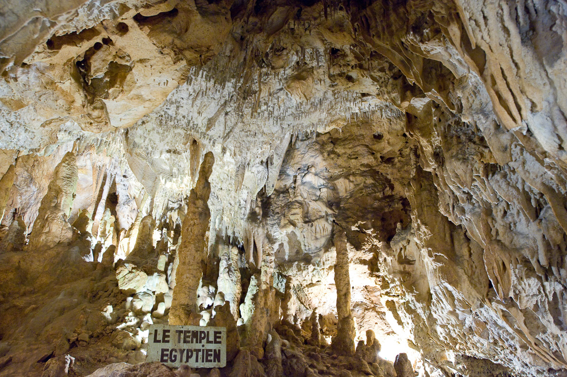 16380 Chazelles. Grottes du Queroy.