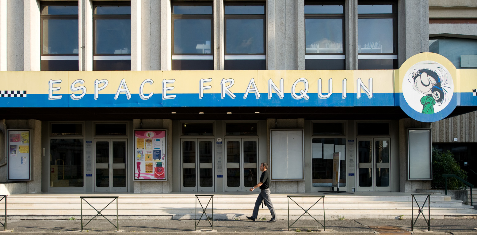 16000 Angoulème. Place Marengo.