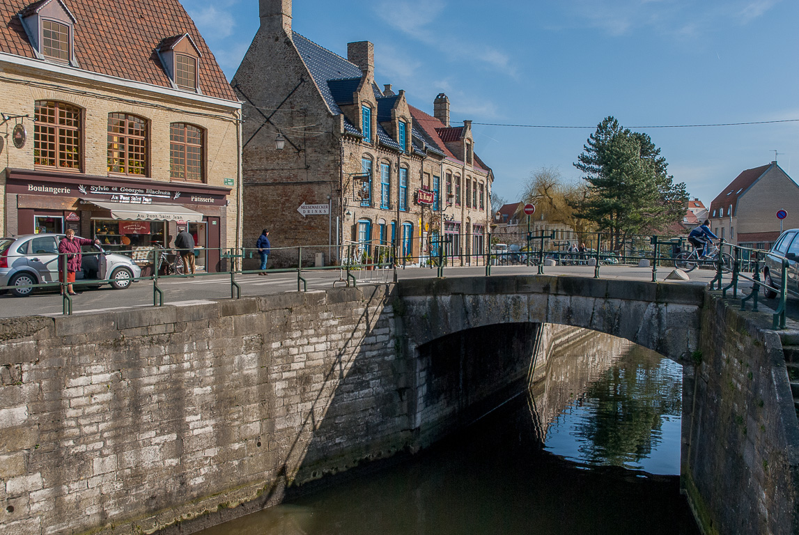 Pont Saint-Jean sur la Haute Colme.