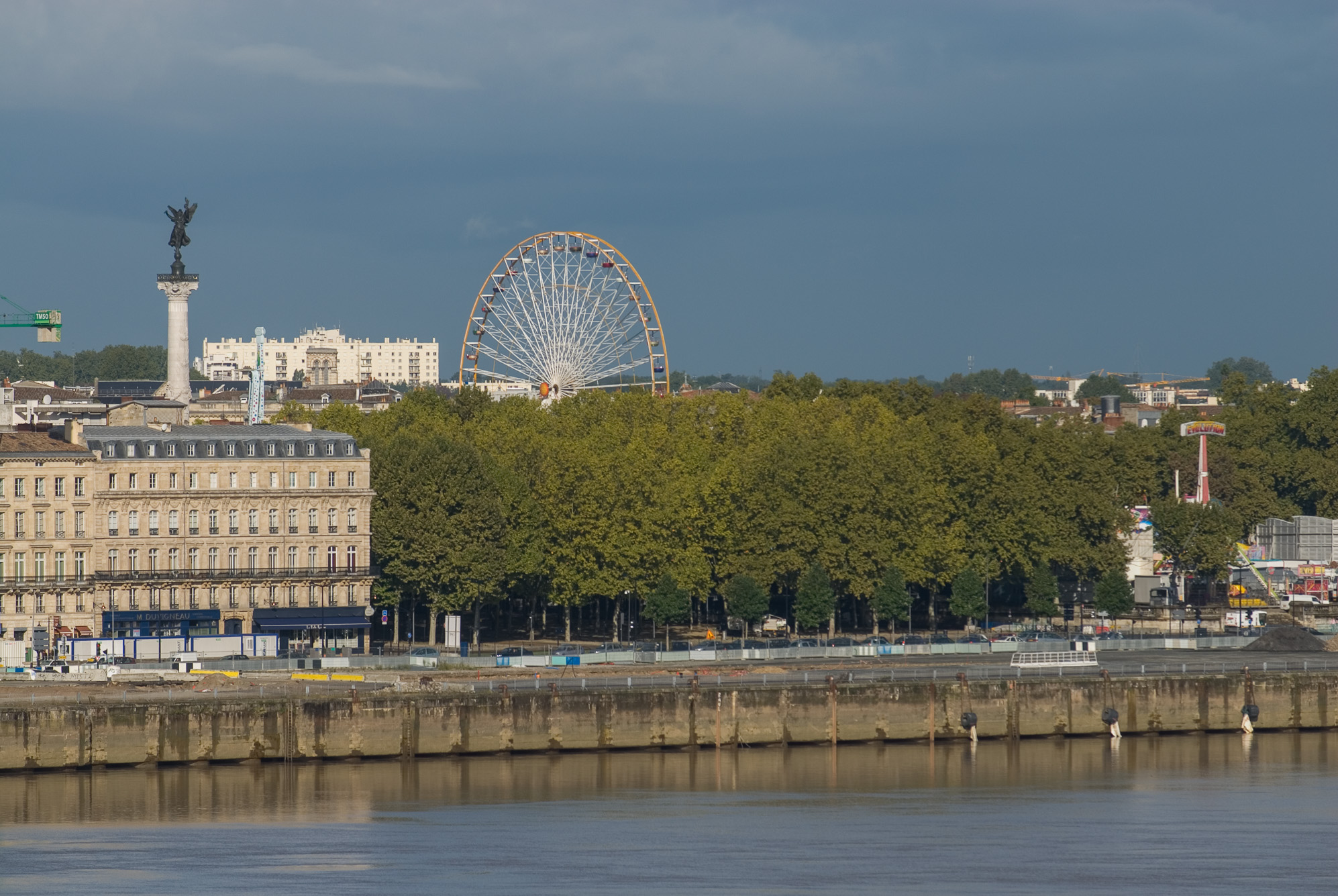 La Place des Quinconces vue depuis la rive Droite