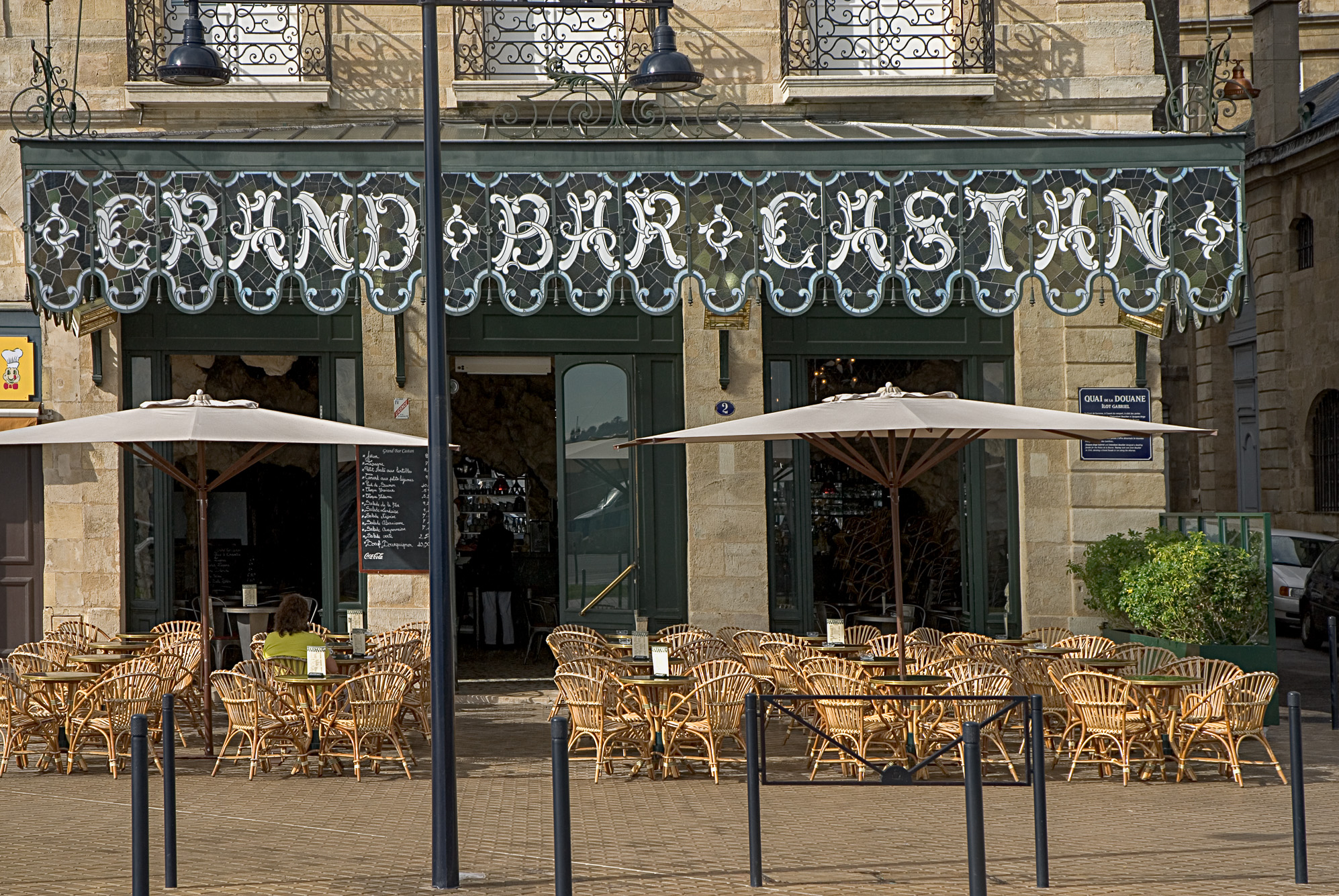 Le bar Castan sur les quais