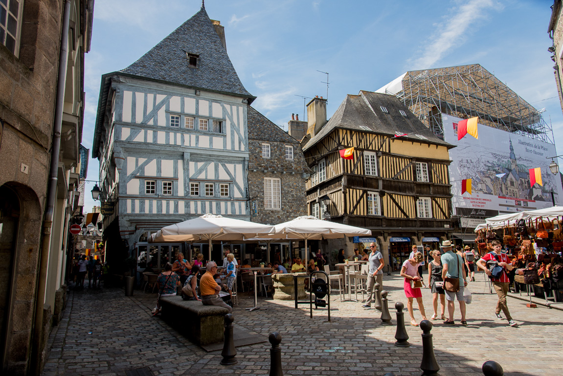 Dinan. Place des Merciers.