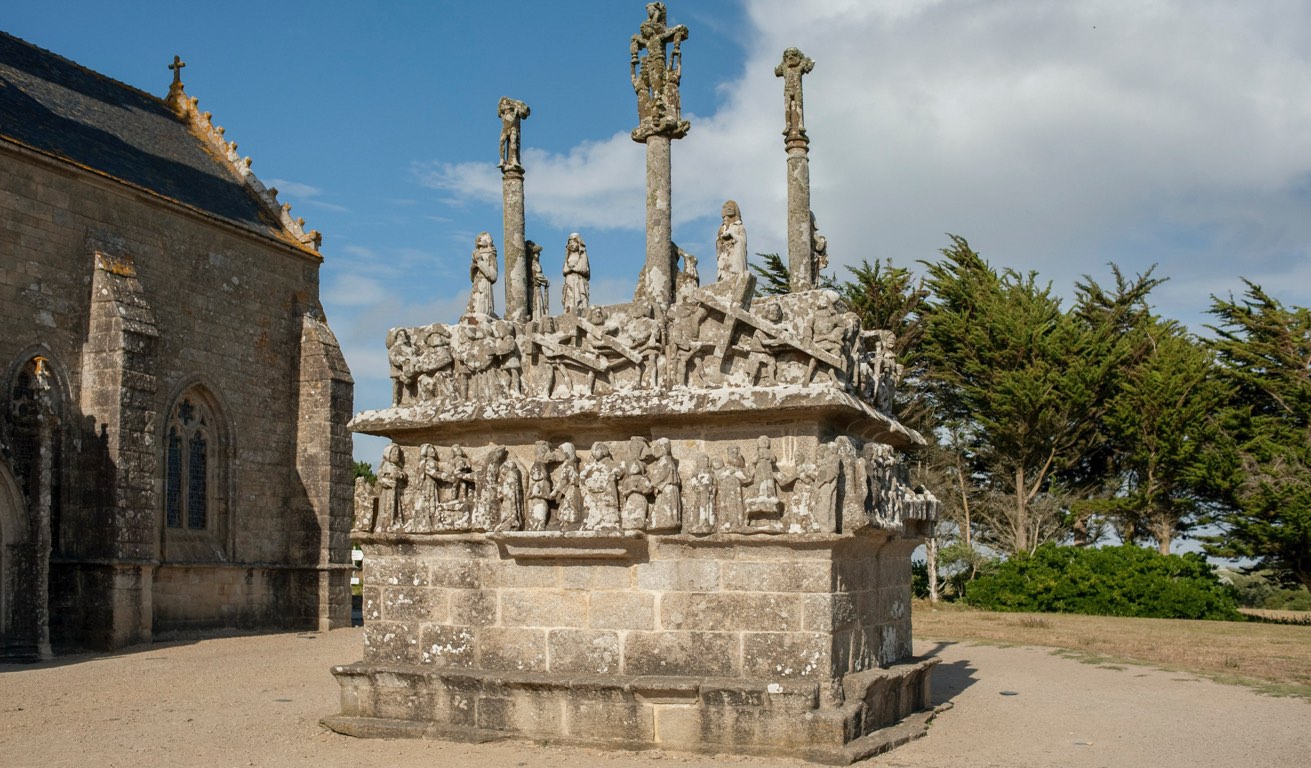 Saint-Jean-Trolimon. Calvaire de Notre Dame de Tronoên