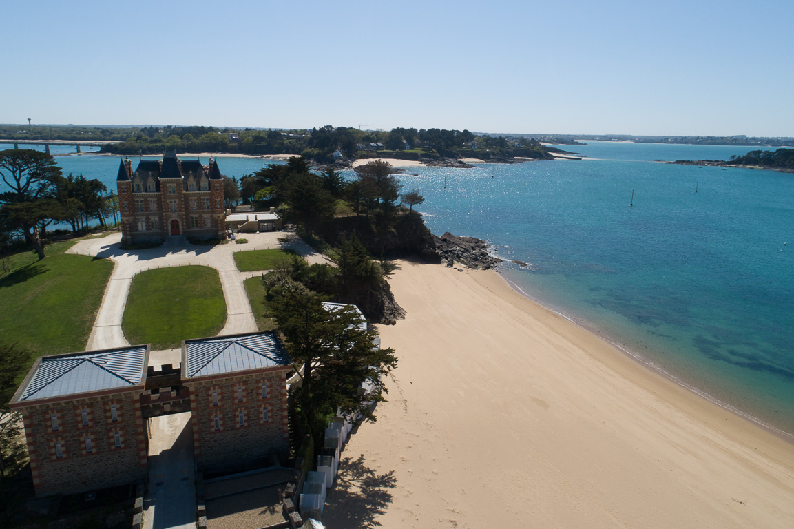 Saint-Briac, Plage du Béchet et château du Nessay