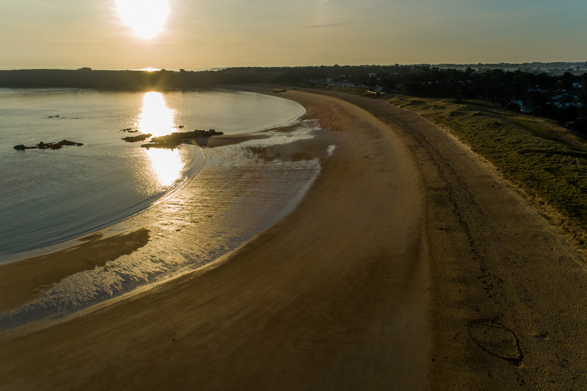 Saint-Coulomb. Plage des Chevrets à  la Guimorais, vue de drone.