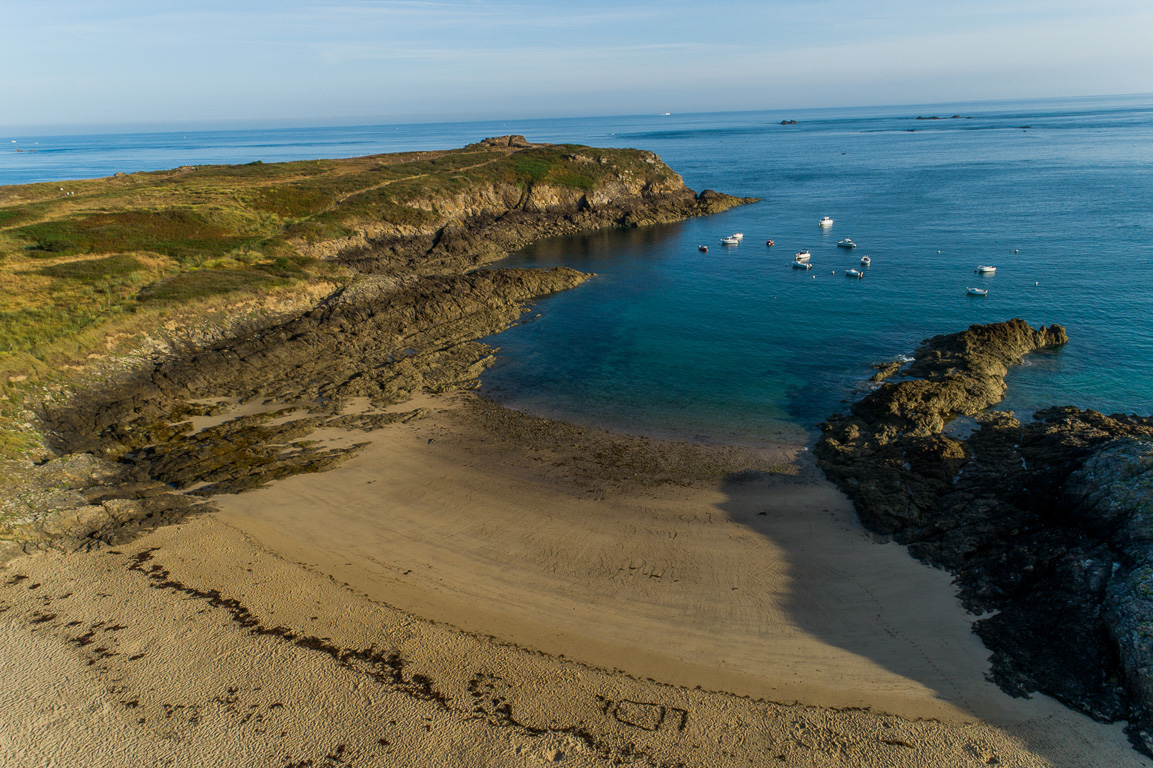 Saint-Malo, quartier de Rotheneuf. Pointe de la Varde, vue de drone.