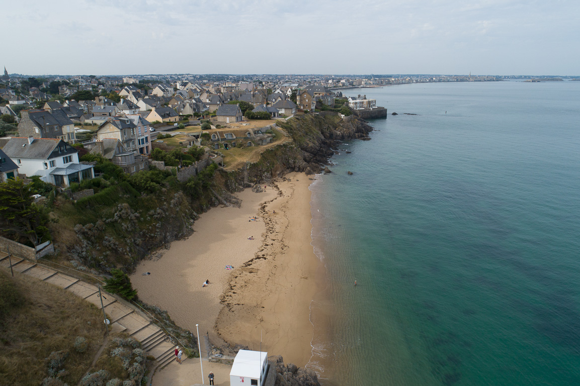 Saint-Malo. Vue de drone, depuis la plage du Minhic.