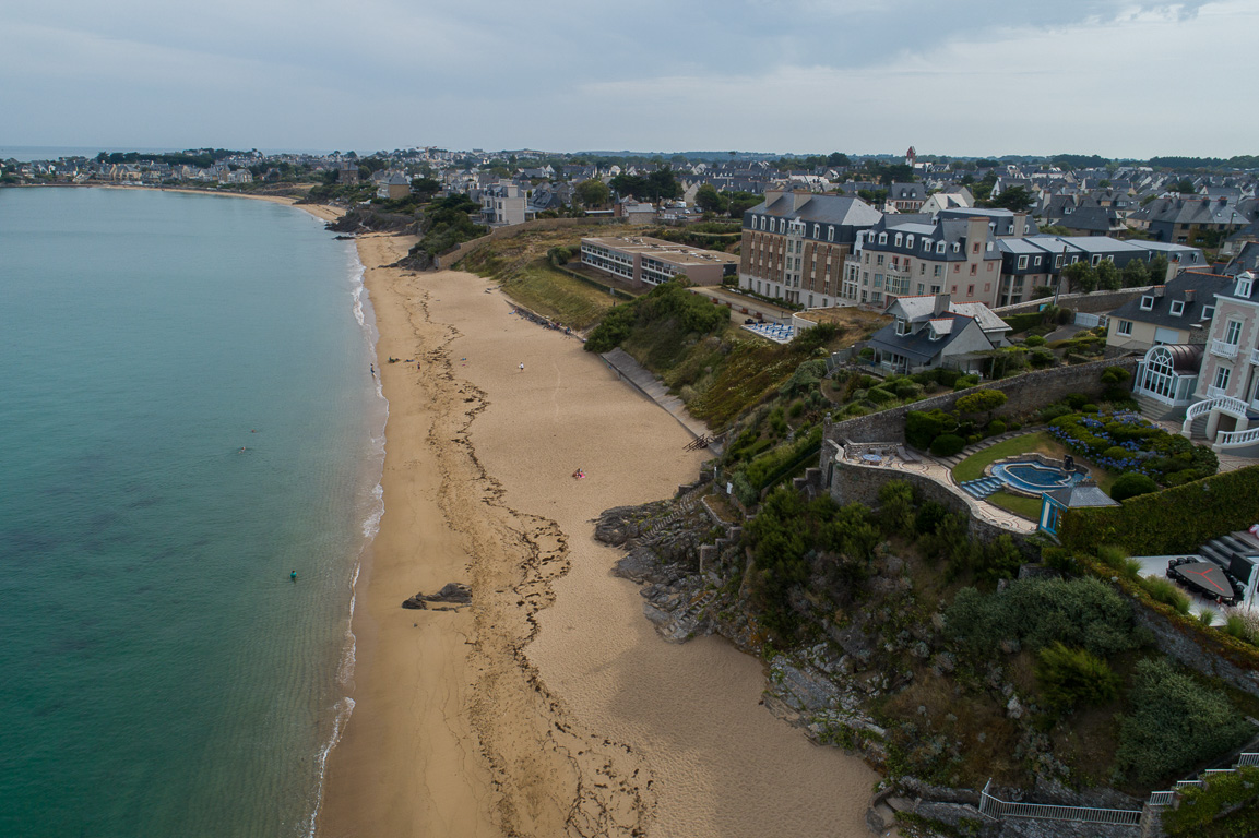 Saint-Malo. Vue de drone, depuis la plage du Minhic.