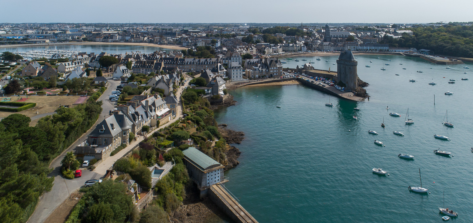 Saint-Malo. La tour et la plage Solidor