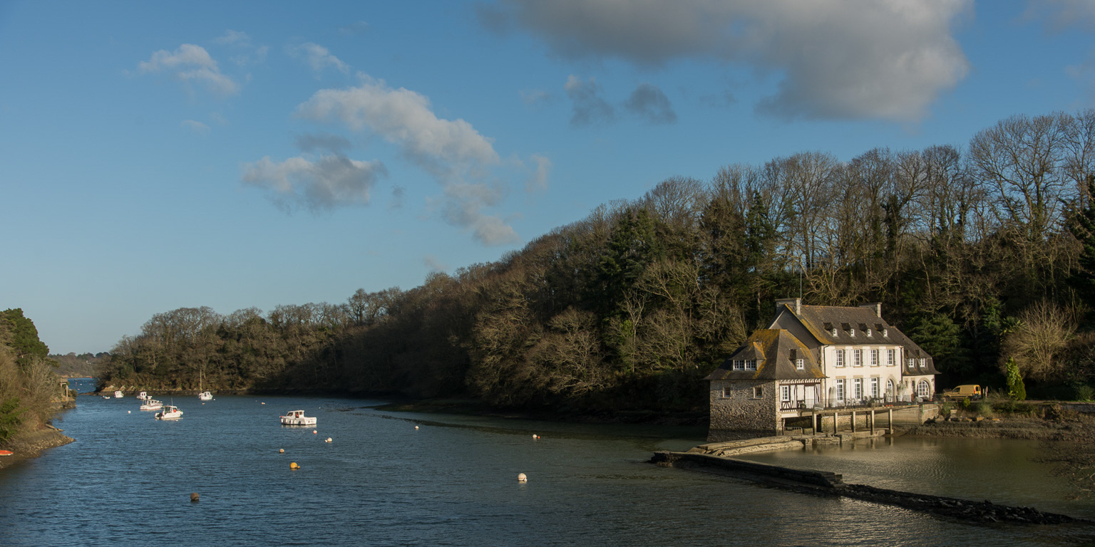 La Richardais, moulin à marée transformé en habitation.