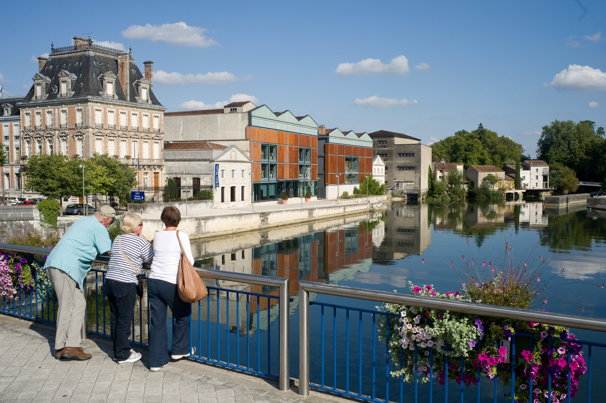 Jarnac, les établissements Courvoisier.