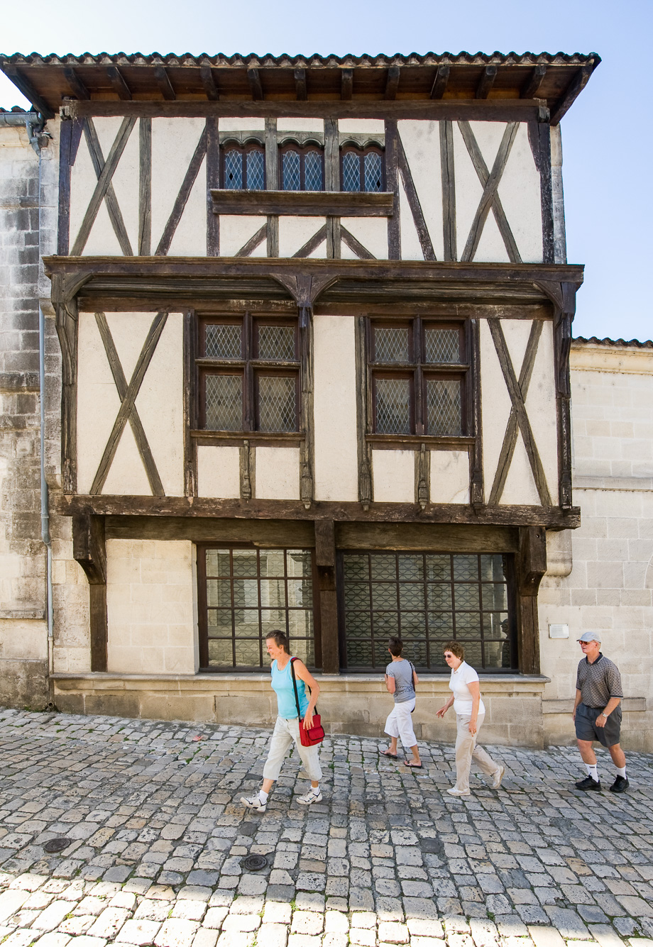 Rue Grande. Maison à colombages