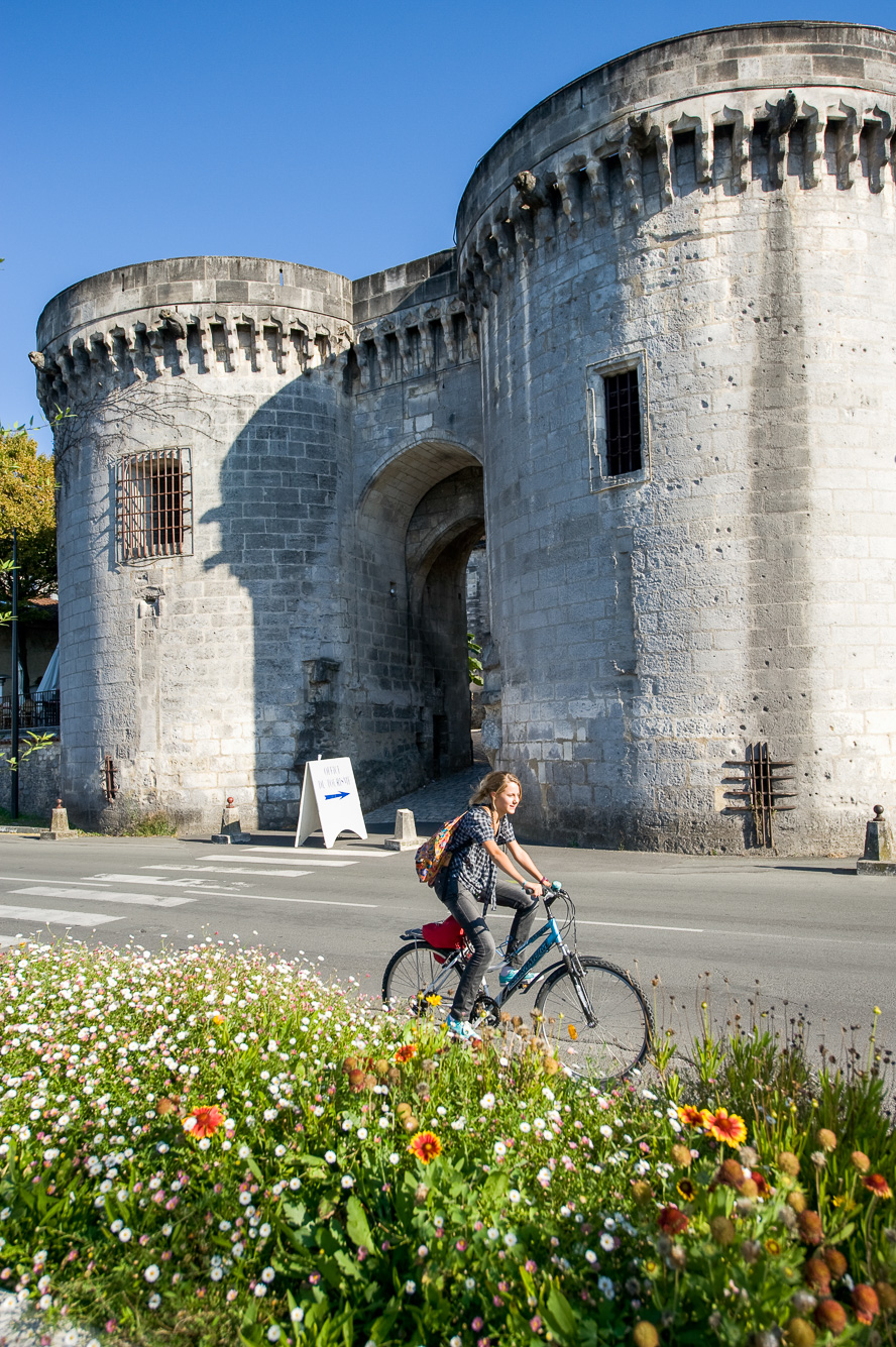 Château des Valois. Rue du Château