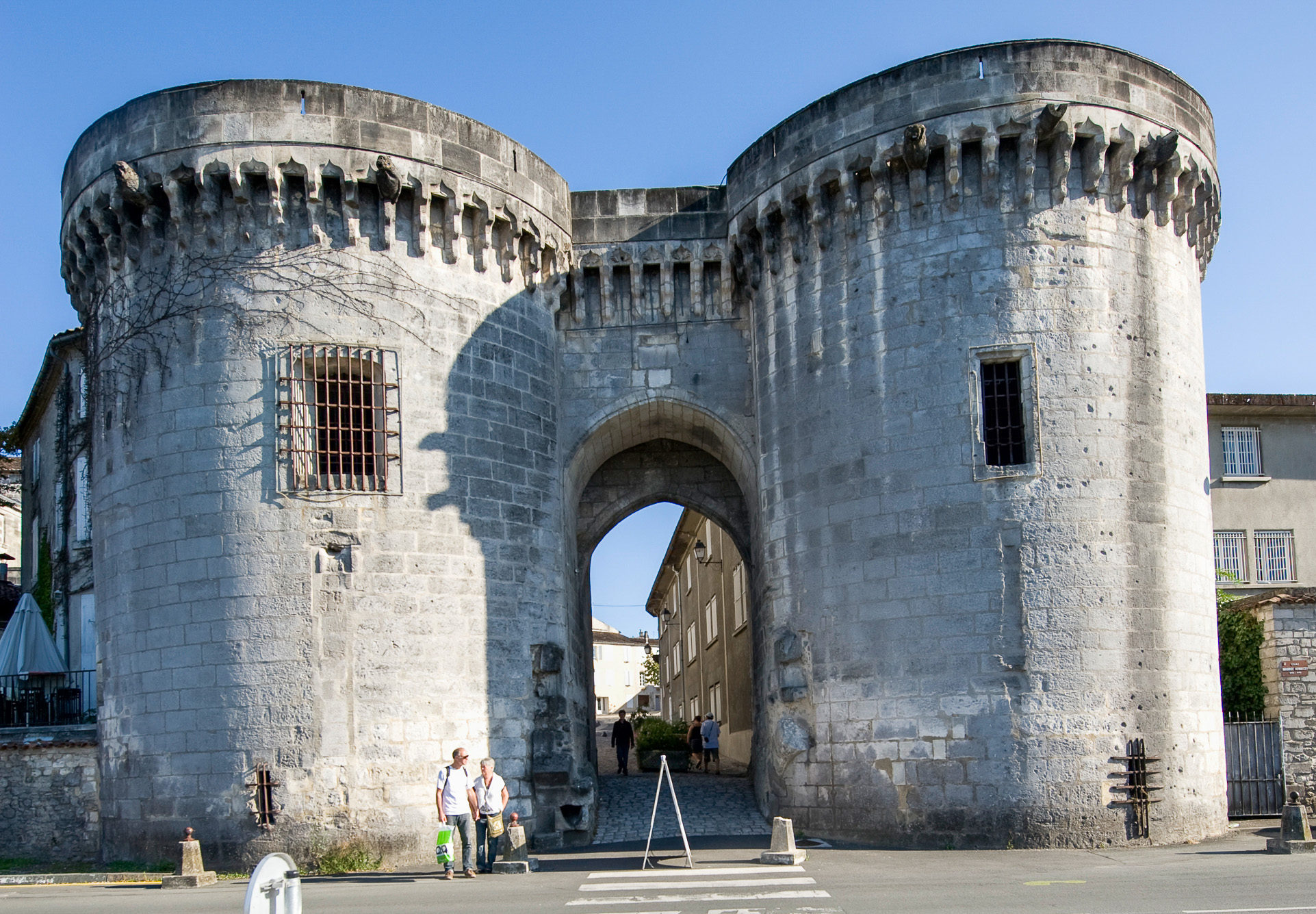 Château des Valois. Rue du Château