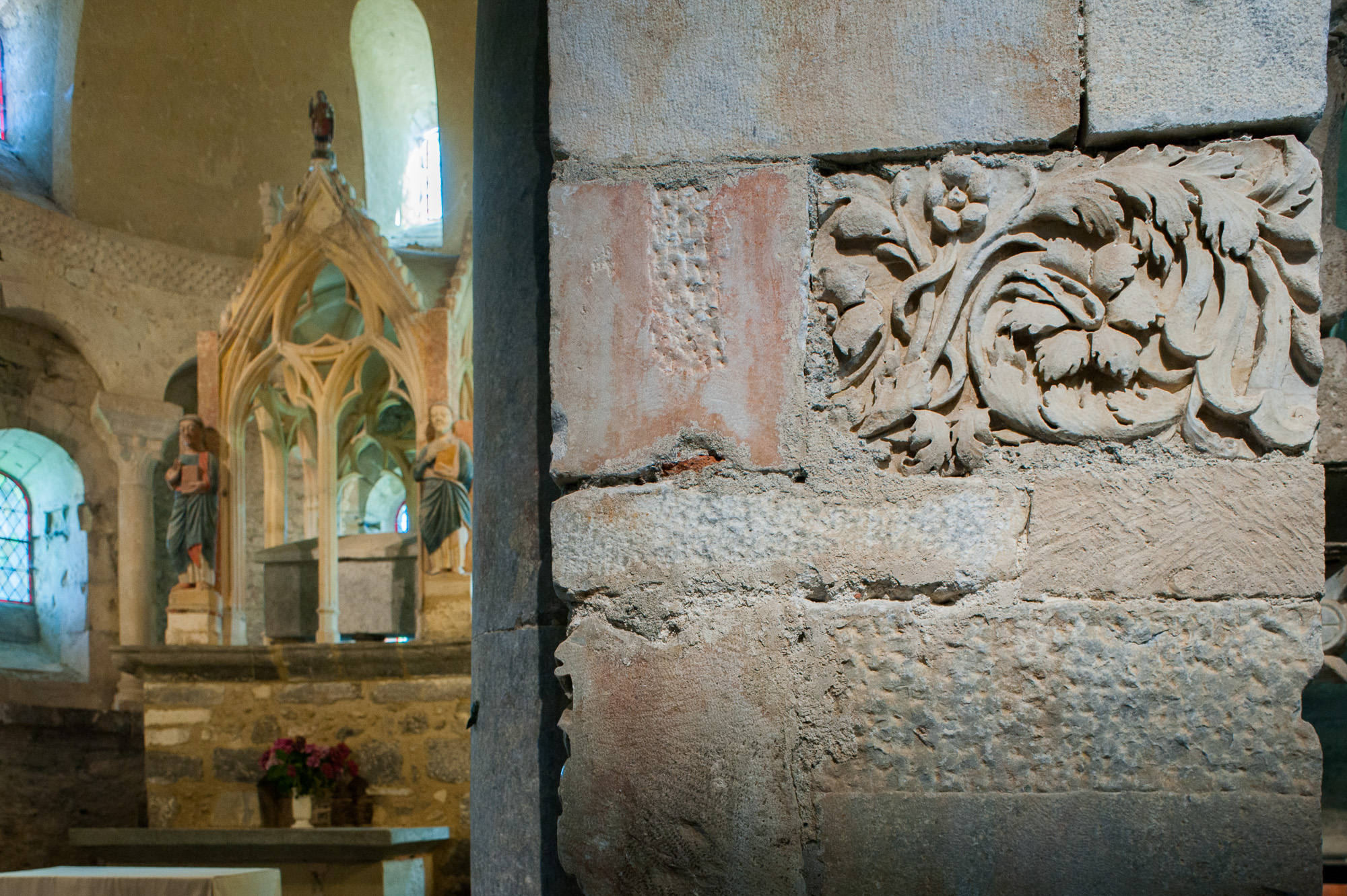 L'église dont certains éléments intérieurs proviennent de la récupérations sur des sites plus anciens