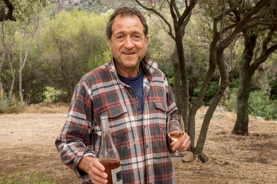 Lumio. Le Clos Colombu. Paul Suzzoni, avec son frère Etienne, ils sont les fondateurs de ce vignoble.