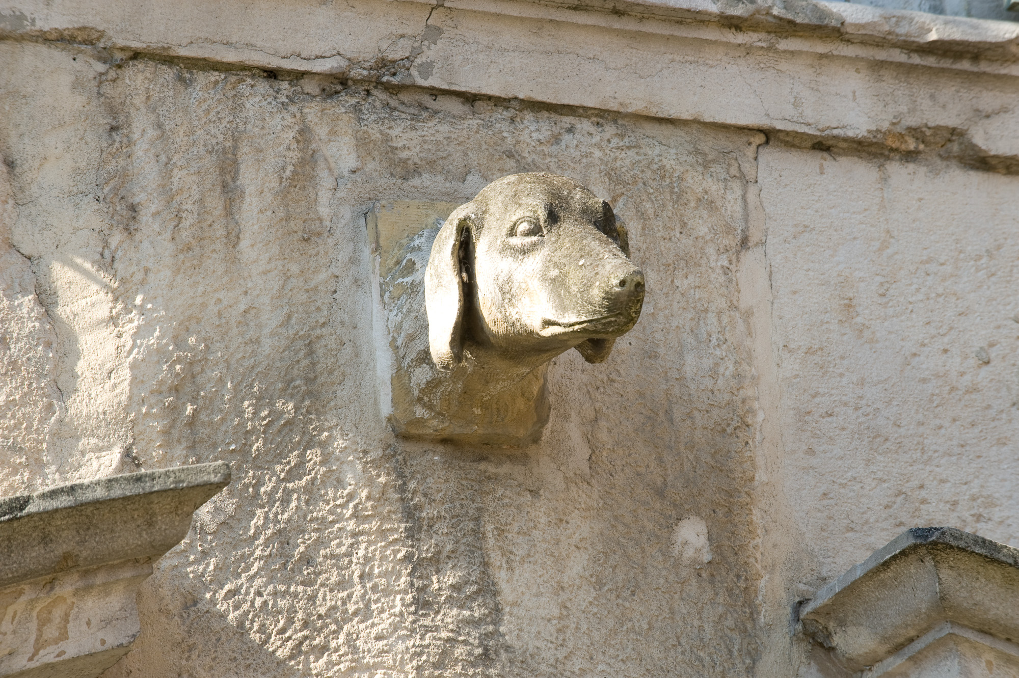 Crémieux. Hôtel de Chaponnay.