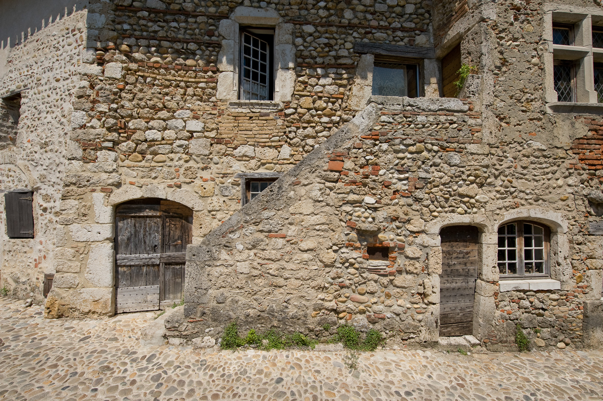 Pérouges. Maison Badoit.