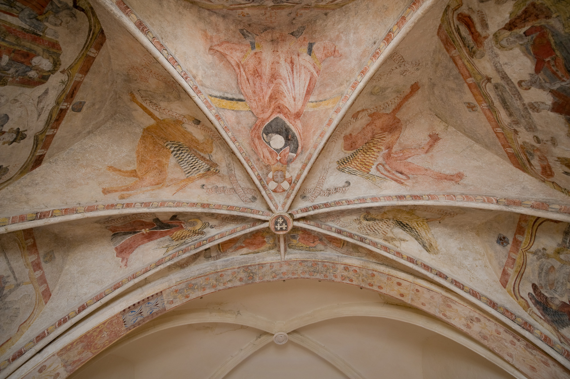 Chapelle du Chatelard. Fresques d'inspiration bysantine dans la chapelle Notre-Dame-de-Beaumont.