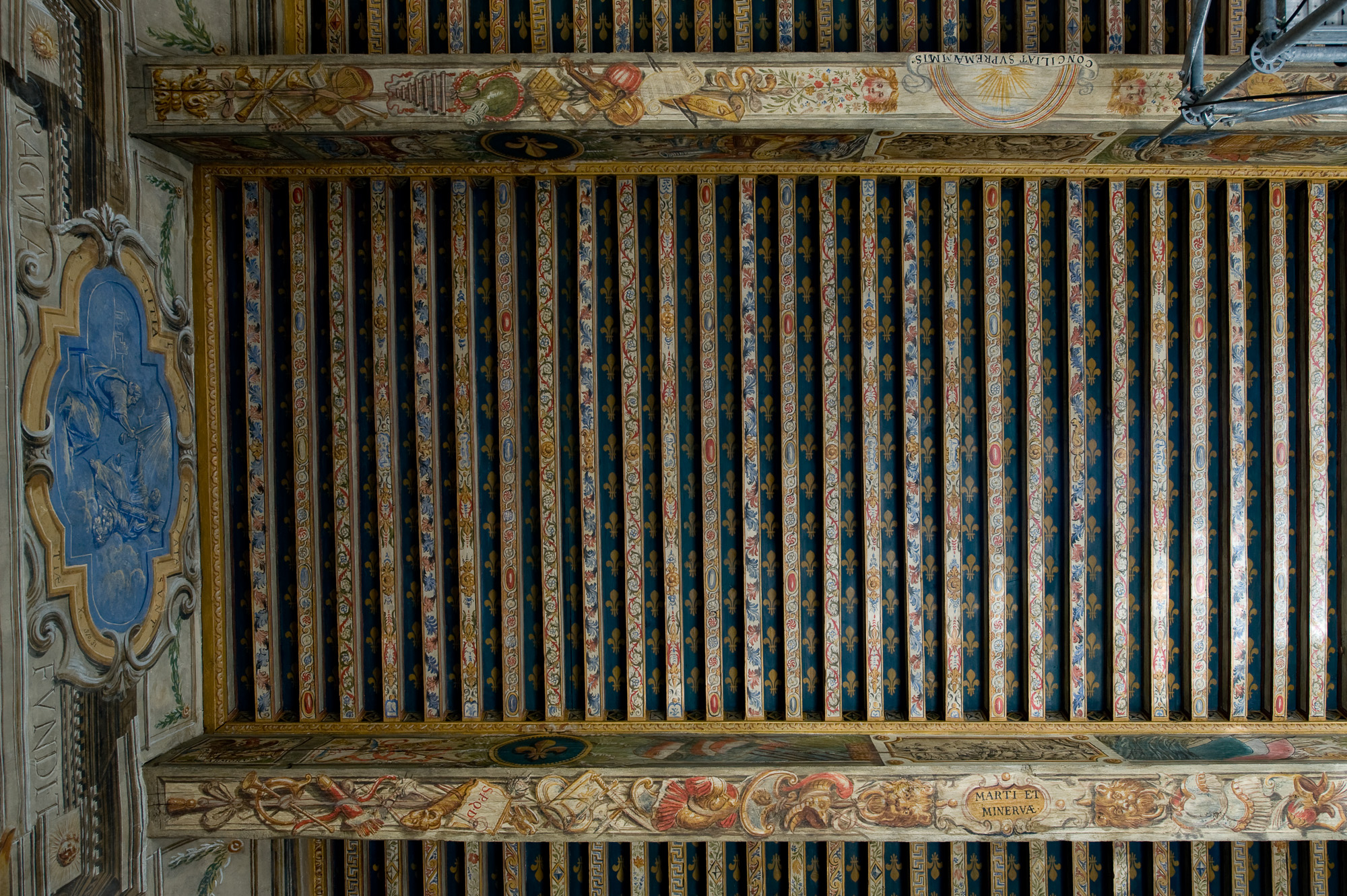 Trévoux. Le Parlement. Salle d'Audience avec son plafond peint.