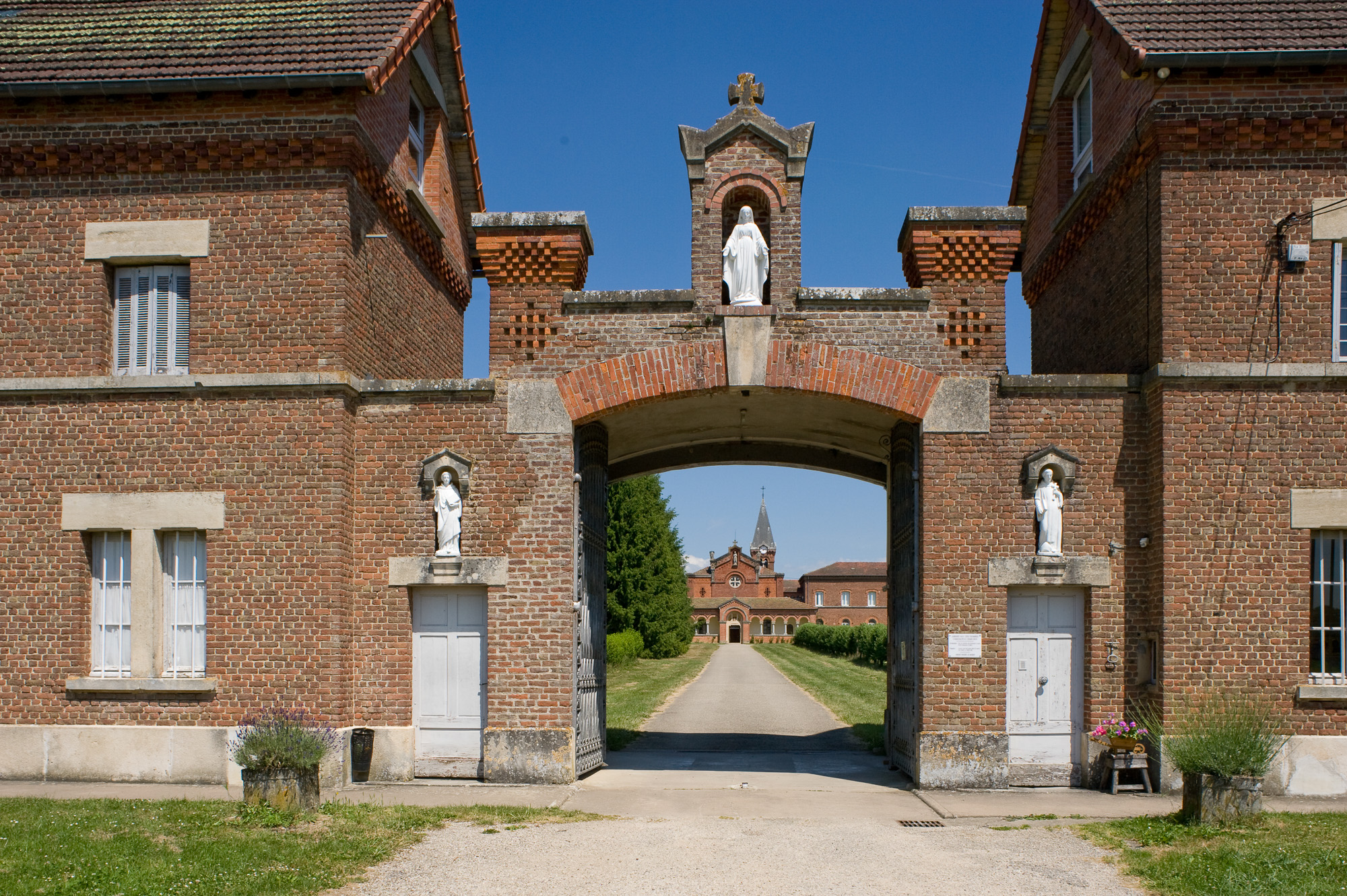 Villars-Les-Dombes. Abbaye Notre Dame-des-Dombes.