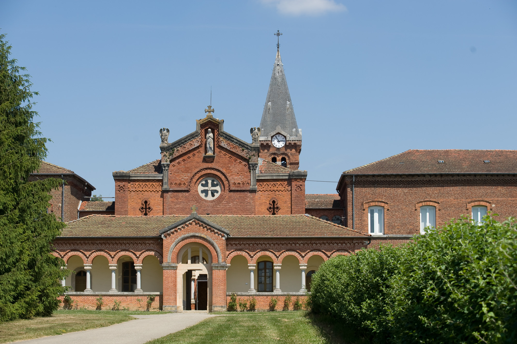 Villars-Les-Dombes. Abbaye Notre Dame-des-Dombes.