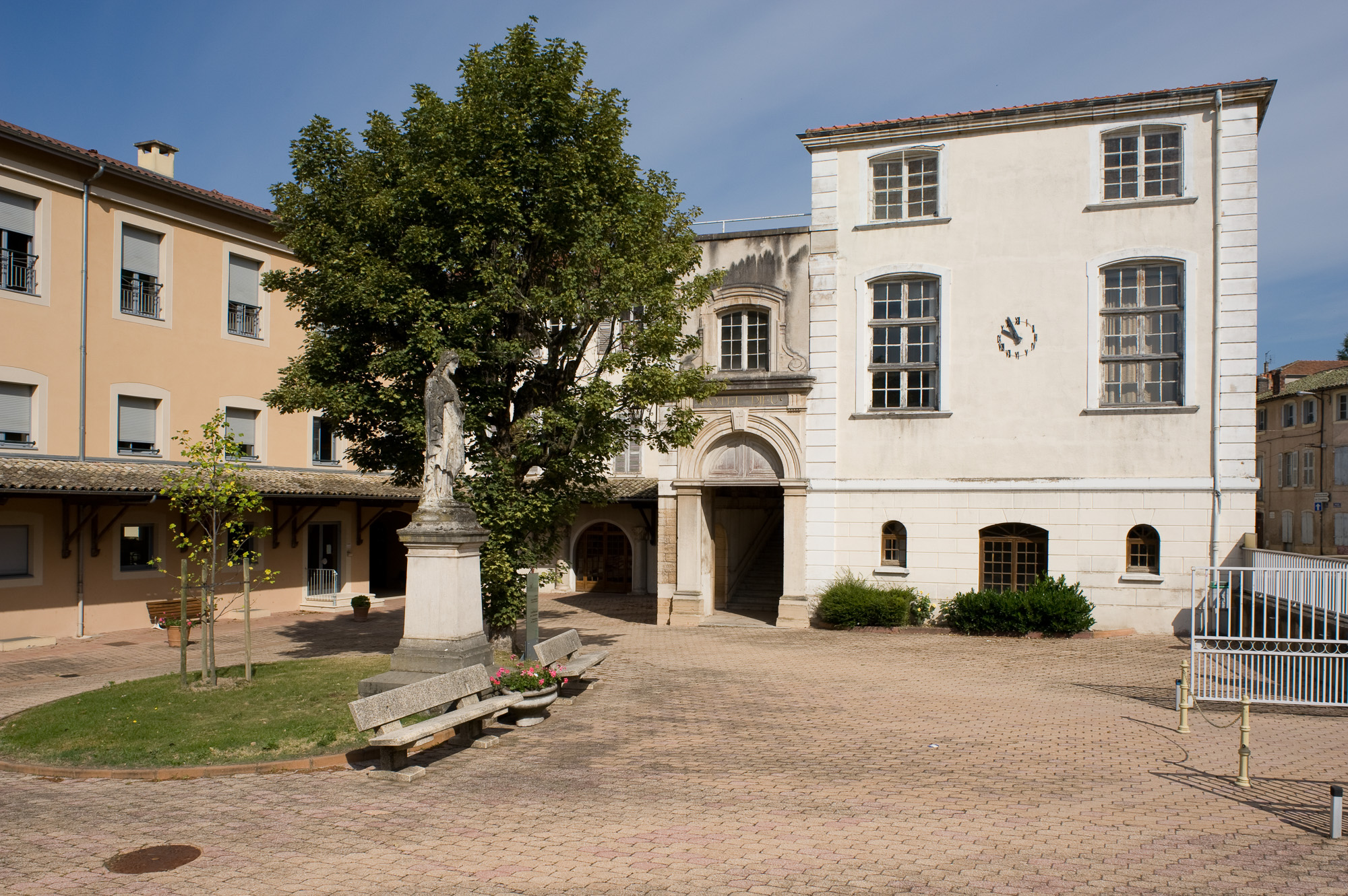 Beaujeu. Hôtel Dieu.