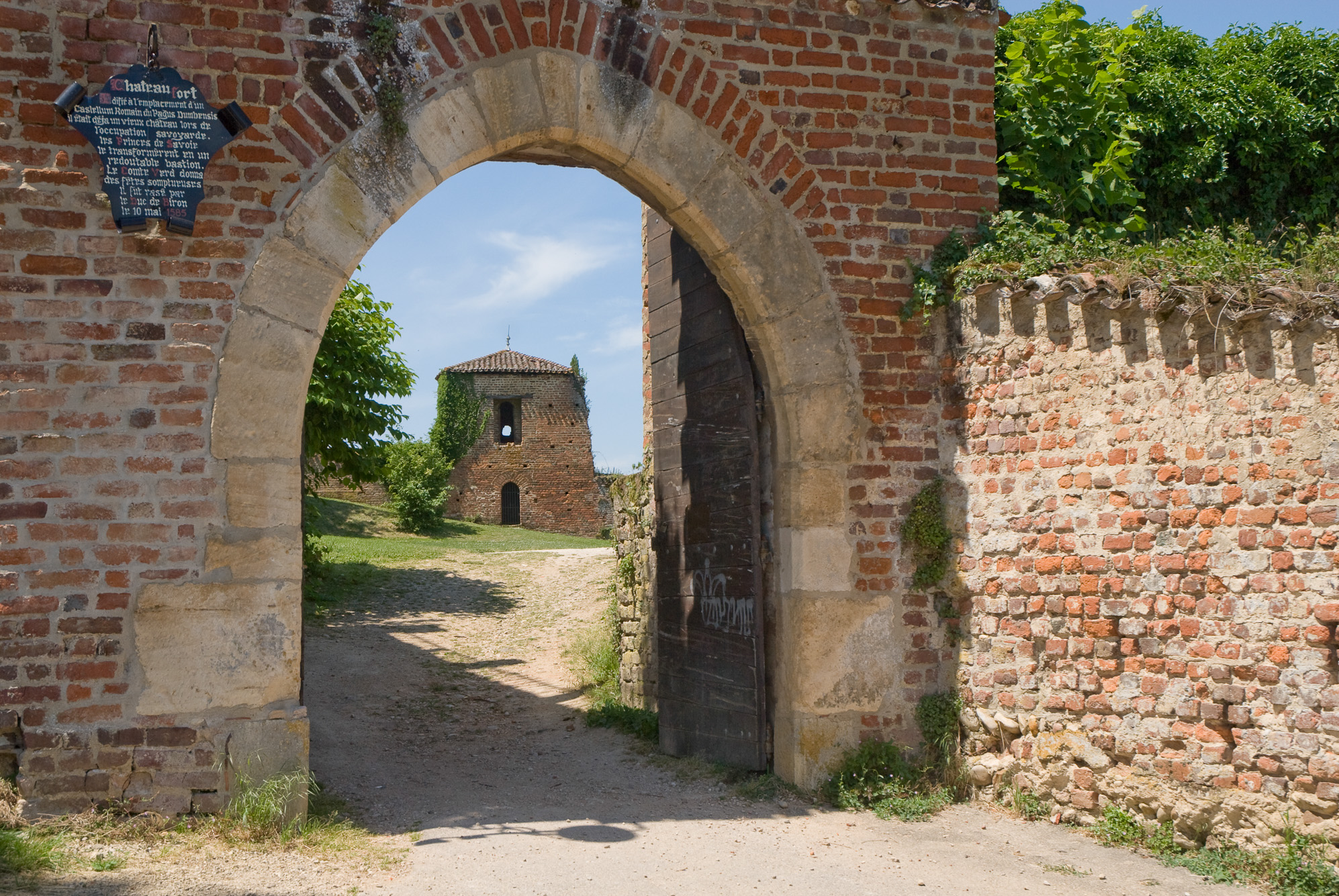 Chatillon-sur-Chalaronne. Ruines du château médiéval.