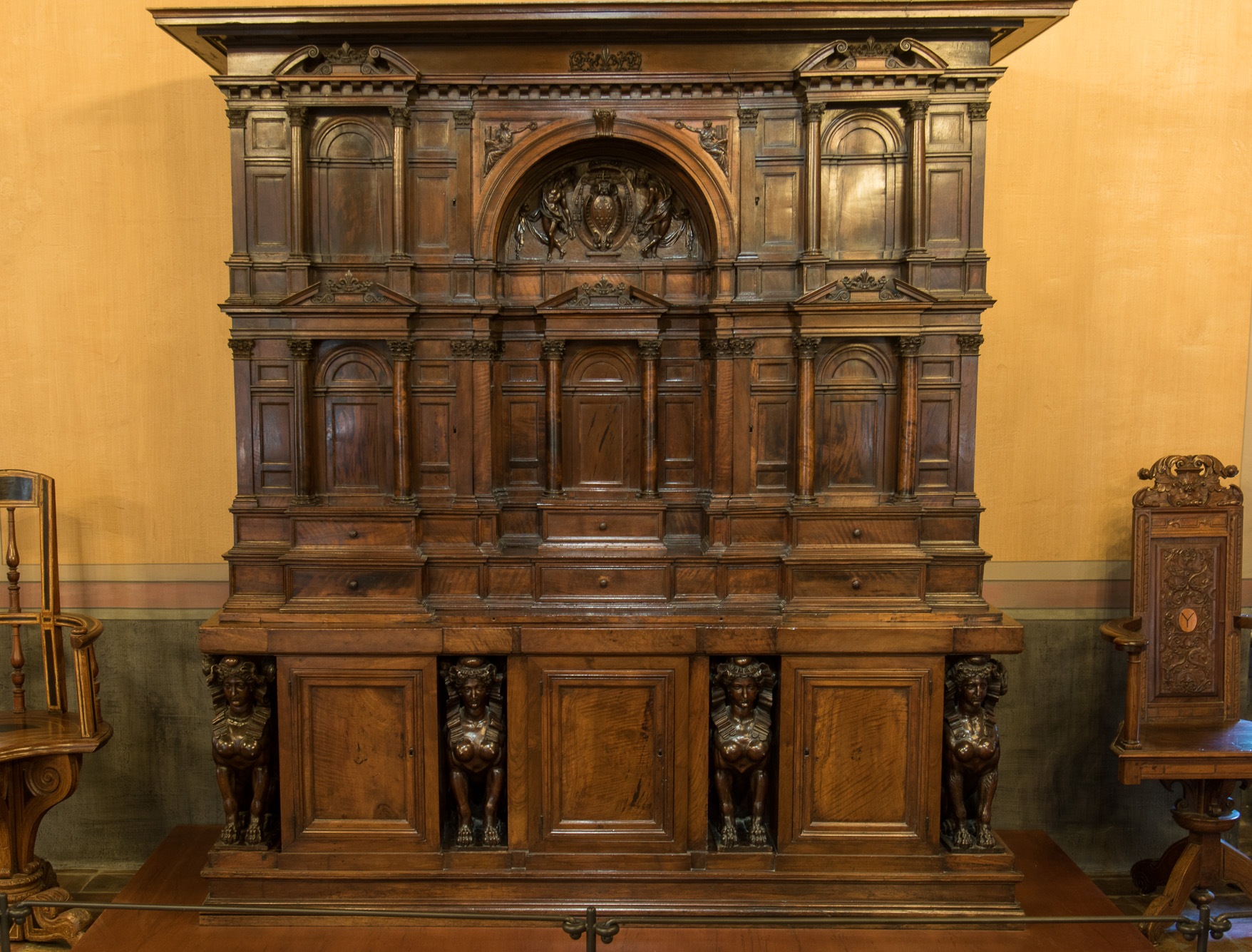 Grand Cabinet italien dans l'appartement du Connétable.