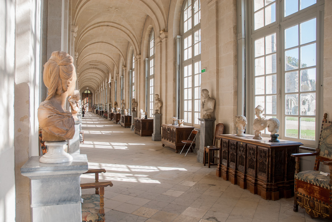 Musée de l'Abbaye de Chaâlis. Grande galerie.