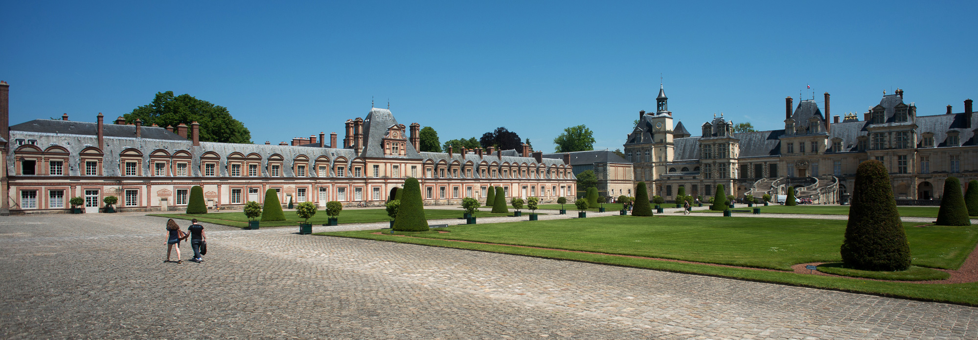 Château de Fontainebleau. Cour du Cheval Blanc