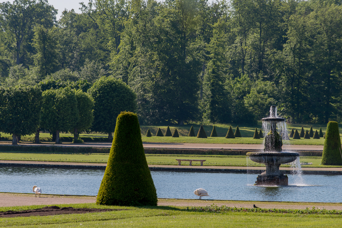 Château de Fontainebleau. Le Parterre.