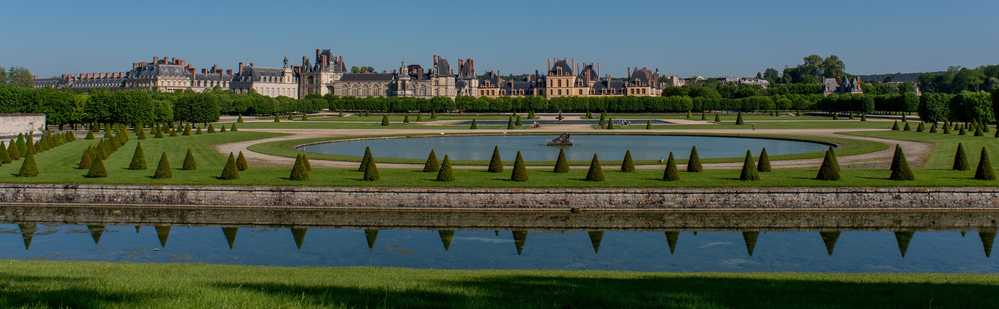 Château de Fontainebleau; Le Parterre vue depuis le Bd du maréchal Juin.