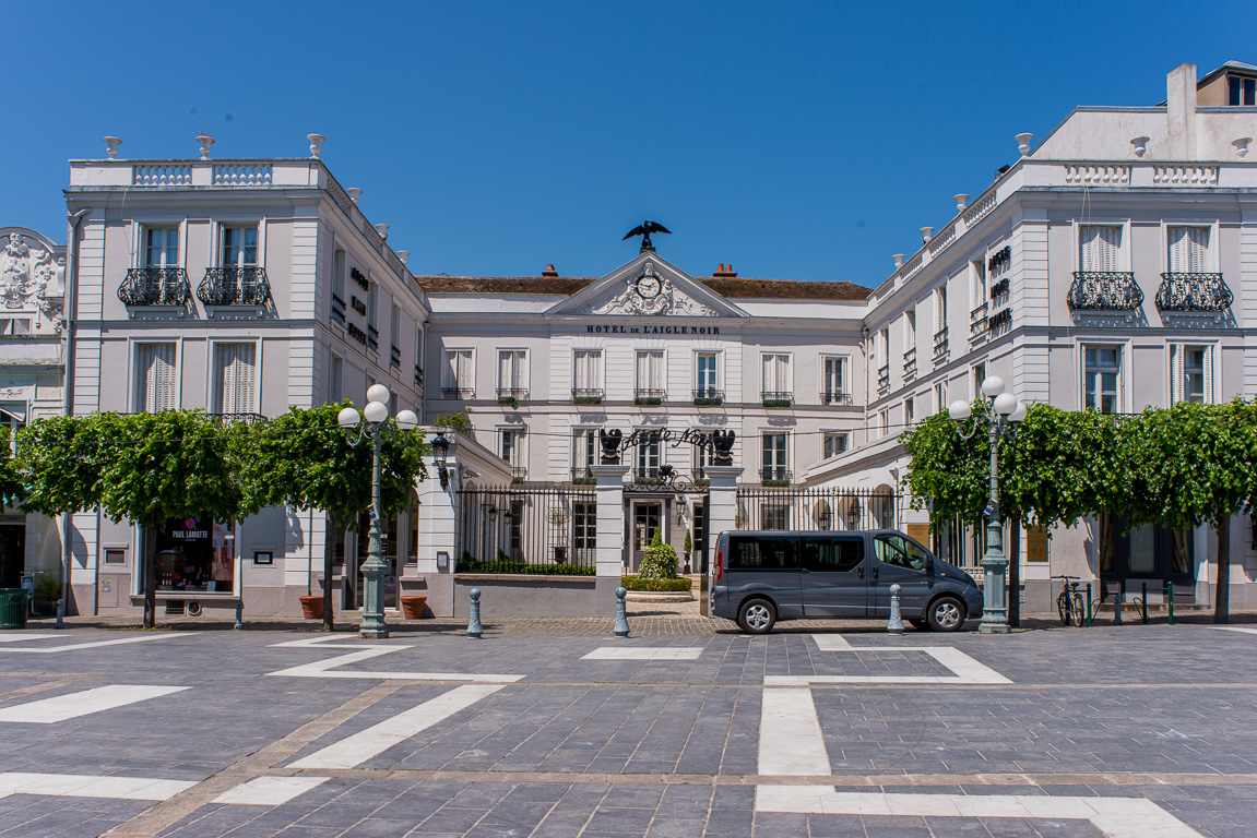 Hôtel de l'Aigle Noir. Place Napoléon.