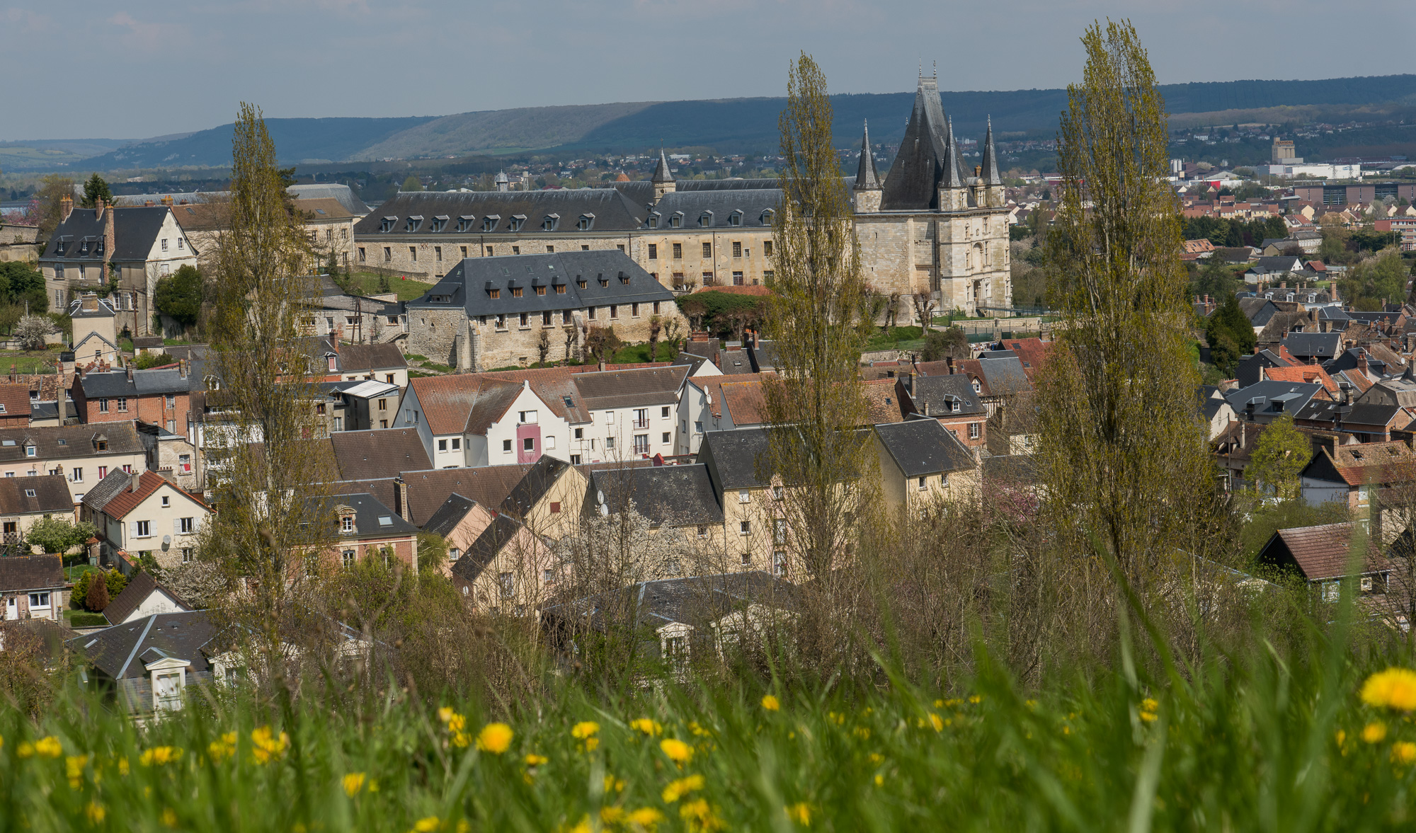 Vue depuis la colline, au Sud de la ville.