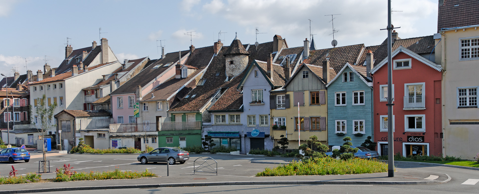 Place de Lizaine avec une yorbe