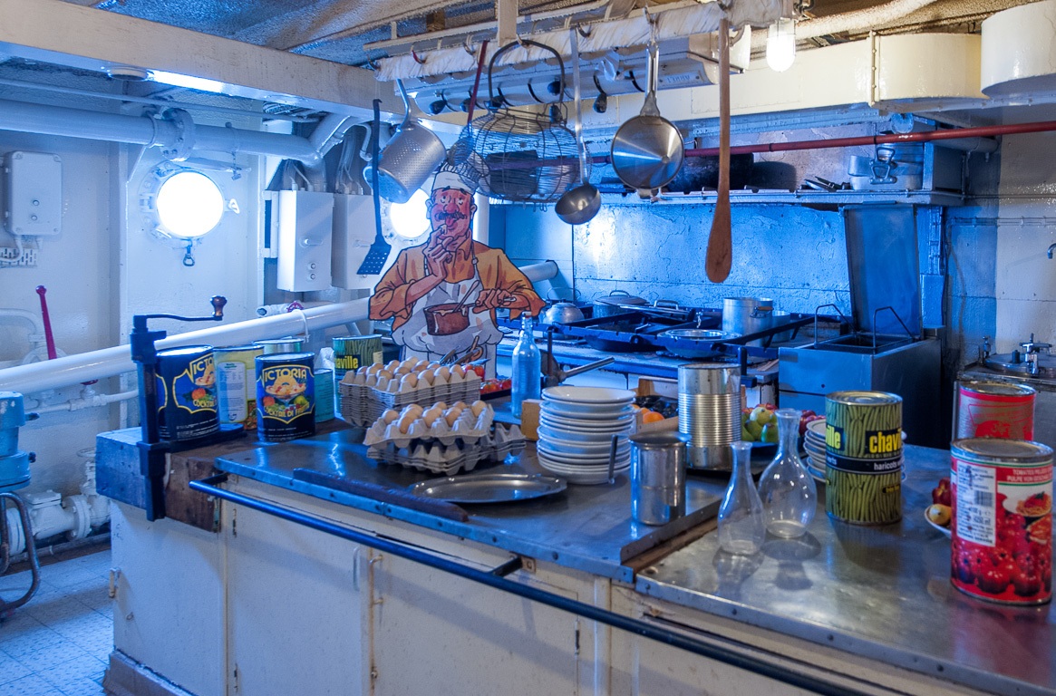 Musée de la Mer. "France1", l'ancienne frégate météo. Les cuisines.