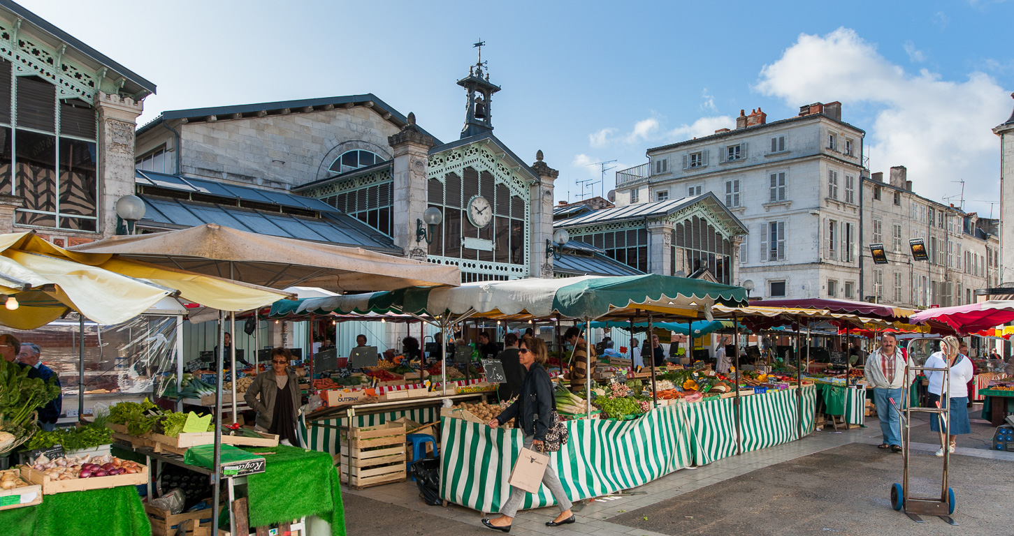 Place du Marché et rue du Pas du Minage.