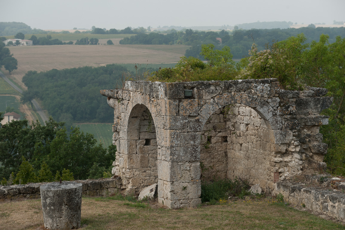 Vues sur la vallée d'Arraz depuis le château