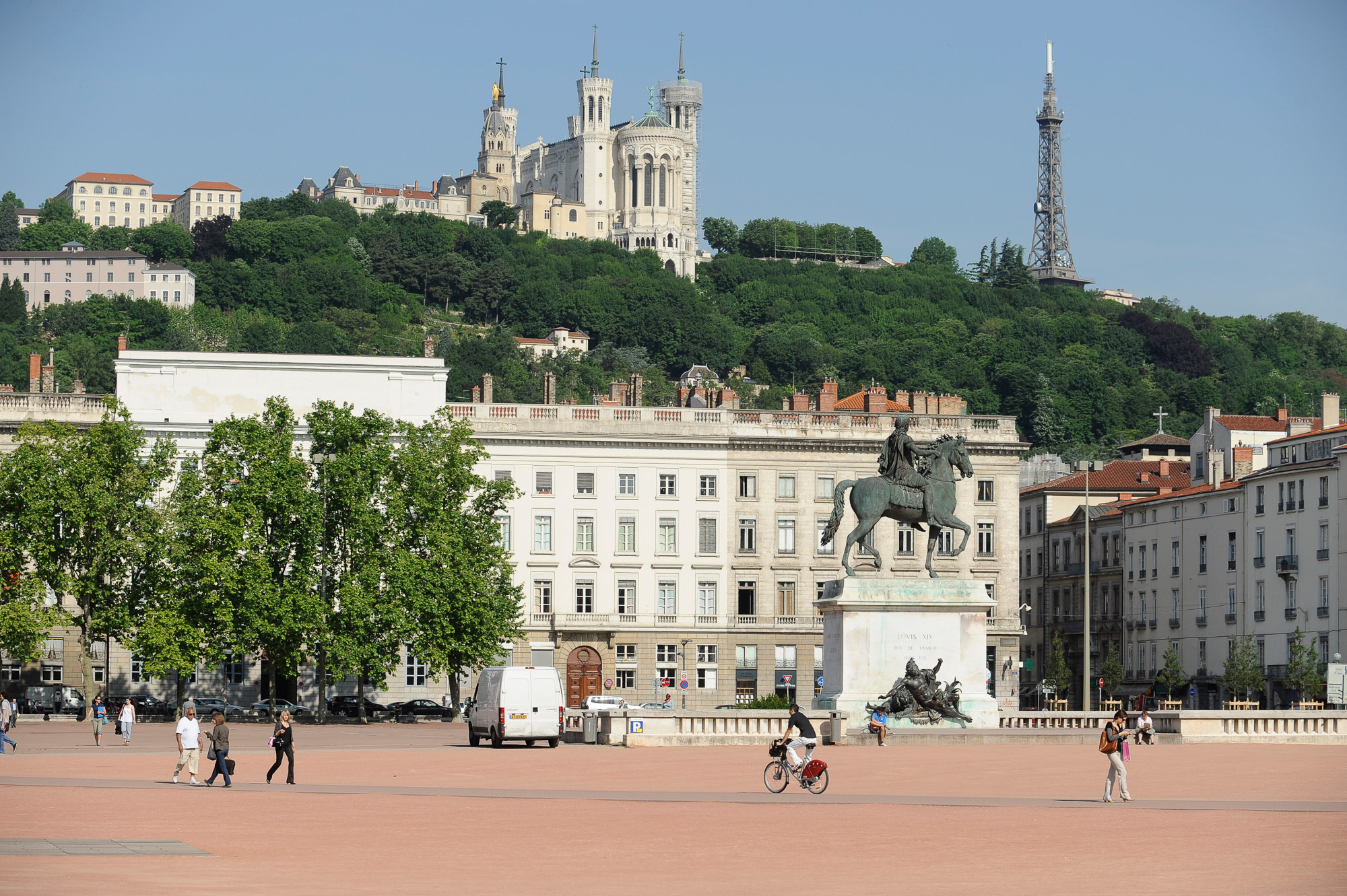 Place Bellecour, statue équestre de Louis XIV.