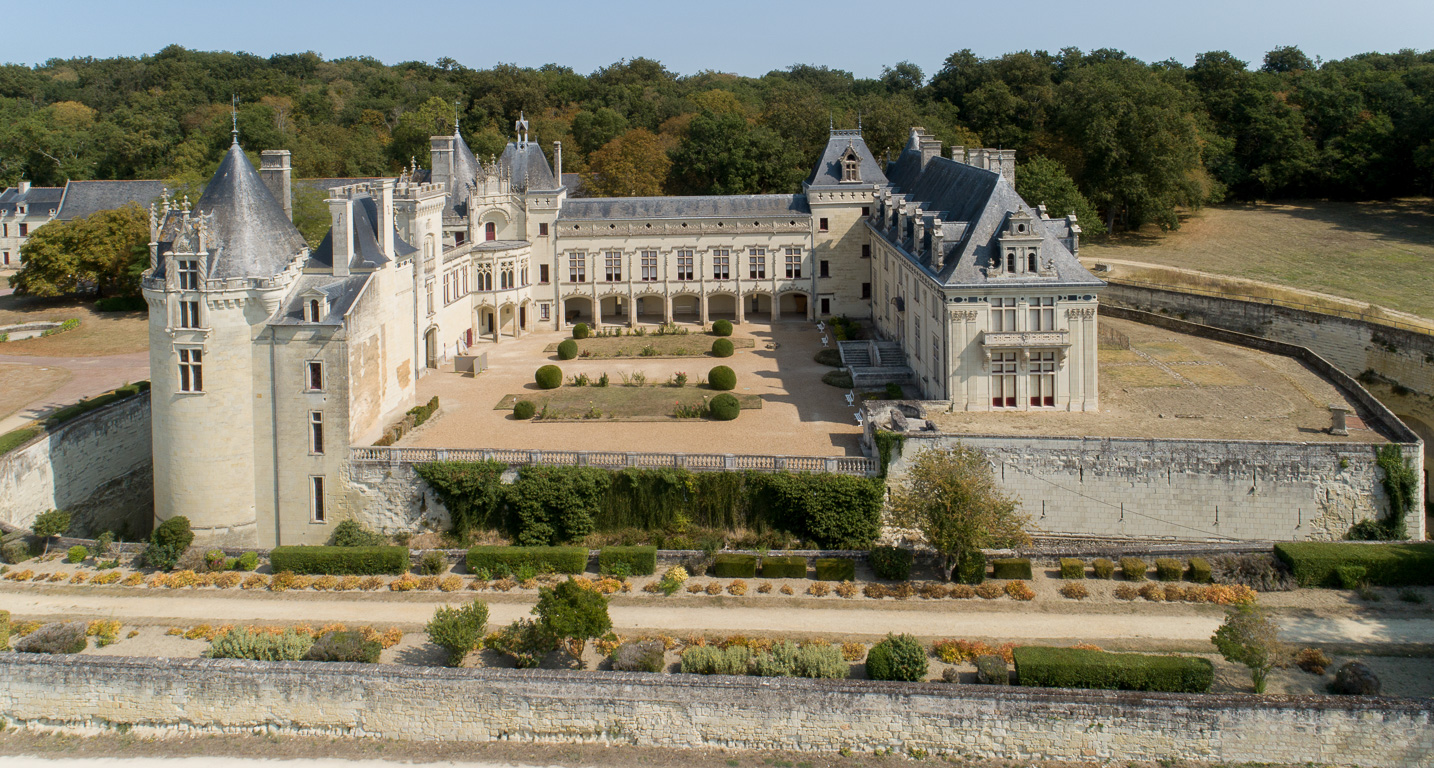 Brézé, le château.