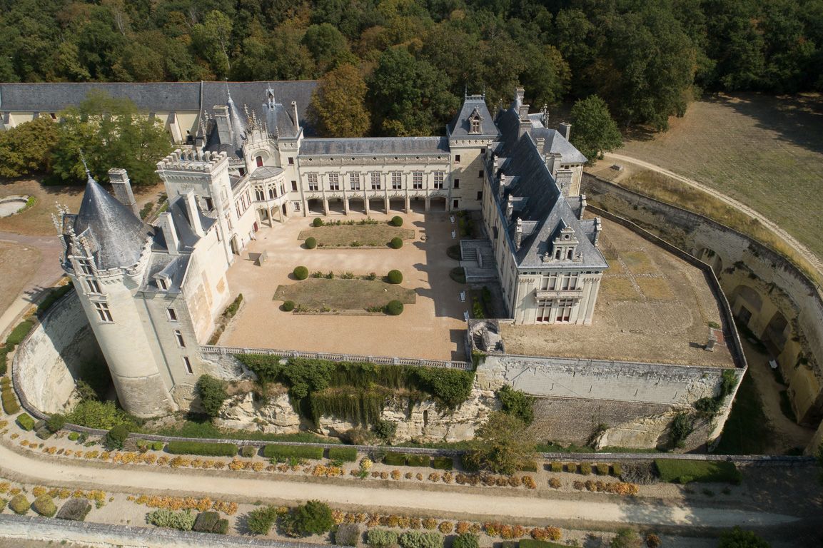 Brézé, le château.