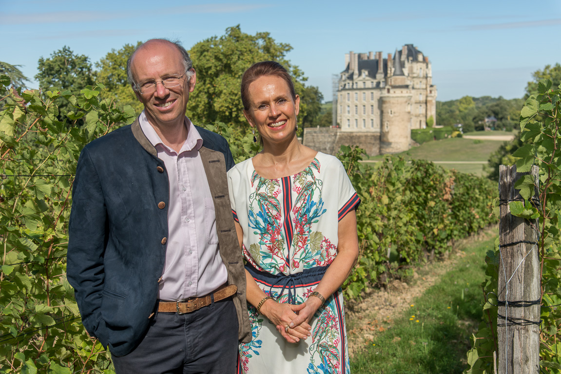 Brissac, le Château. Charles-André et son épouse Larissa de Brissac.