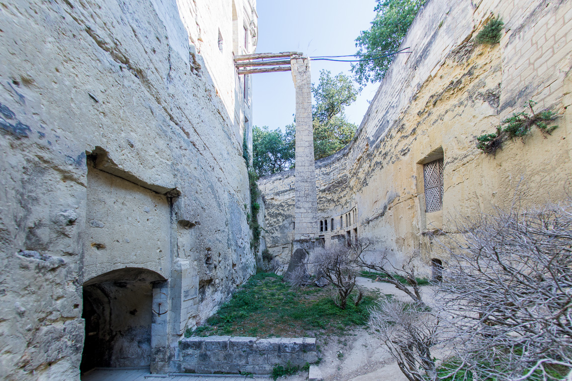 Brézé, le château. Les duves sêches.