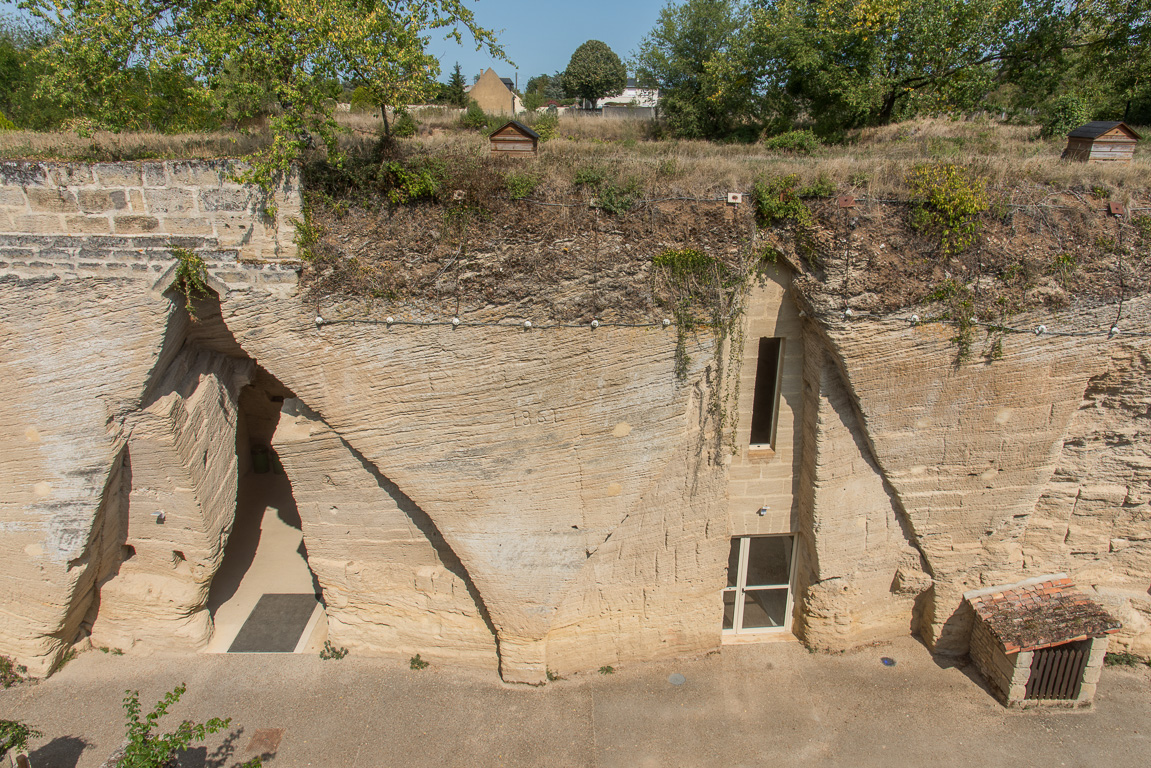 Doué en Anjou. . Site des Perrières, Le mystère des faluns.