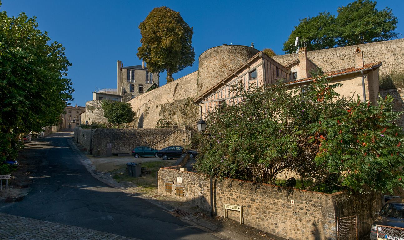 La Citadelle depuis la place Vauvert.