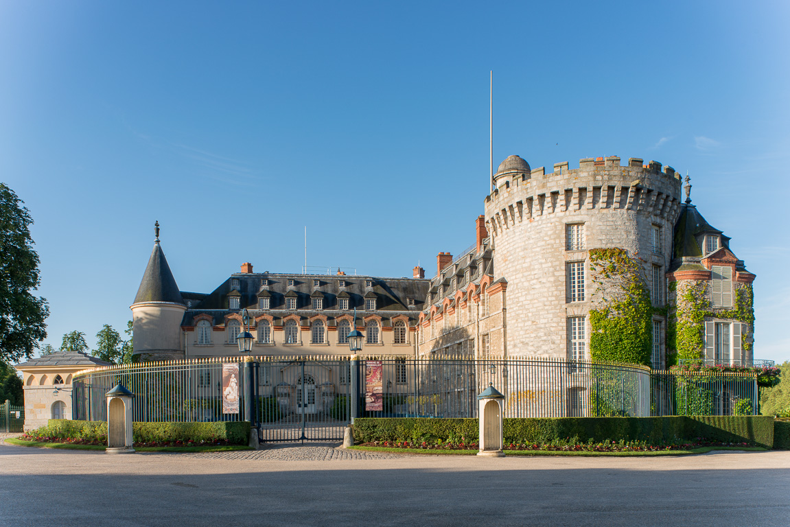Le château. Tour François Ier et aile du Comte de Toulouse