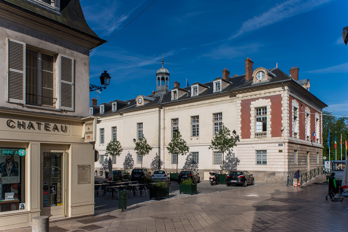 Salle du Conseil Municipel de la mairie. Ancien baillage.