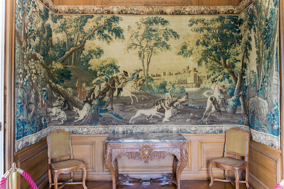 Le château. Appartements d’Assemblée. Ancienne Bibliothèque. « La chasse aux sangliers », Tapisserie d’Aubusson (XVIIIème siècle).