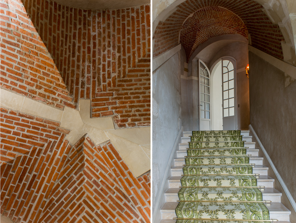 Le château. Escalier d’époque Renaissance avec ses voûtes d’arrêtes et cintrées en brique